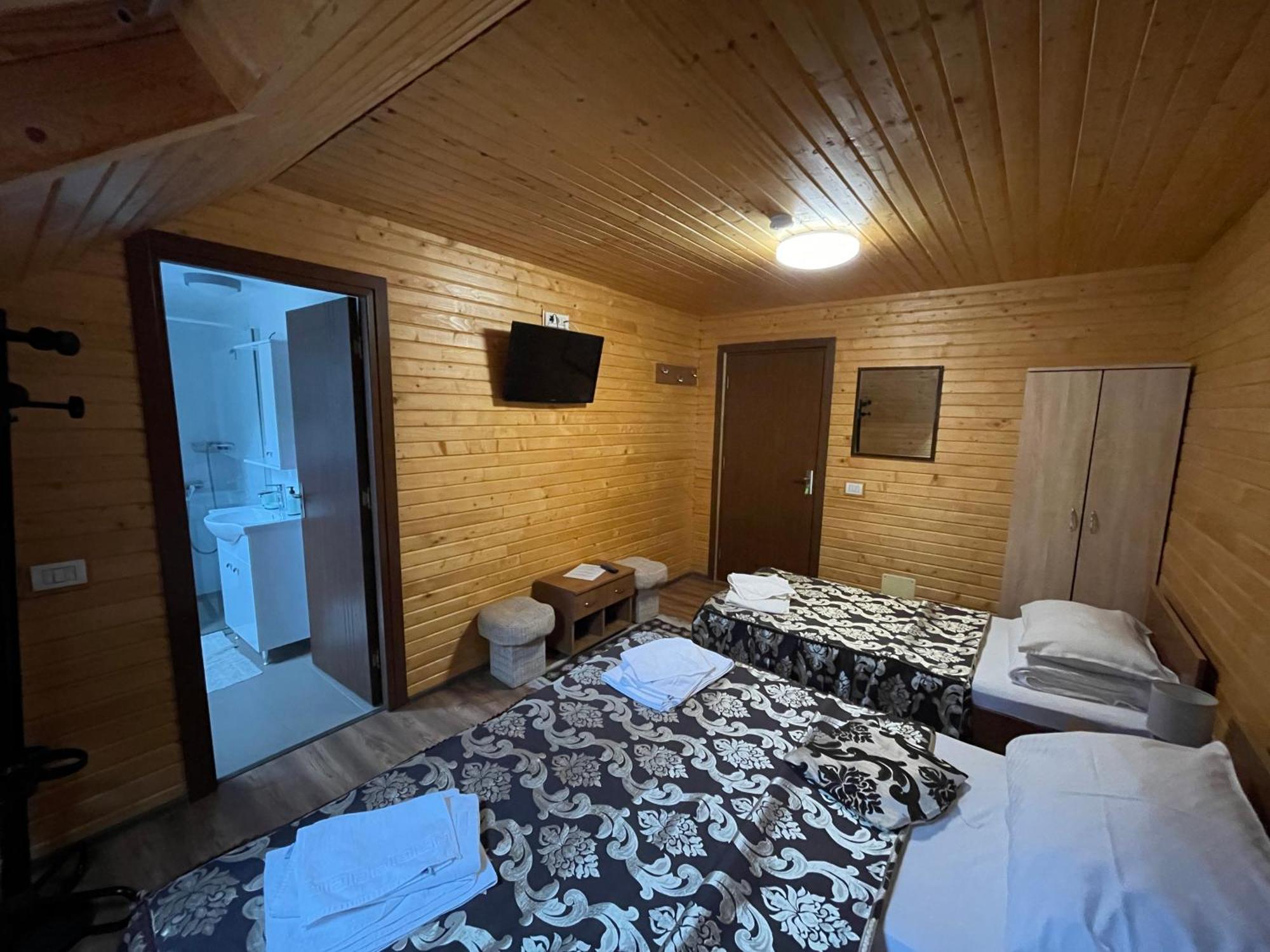 Camping Dragoske Ciofrîngeni Zewnętrze zdjęcie