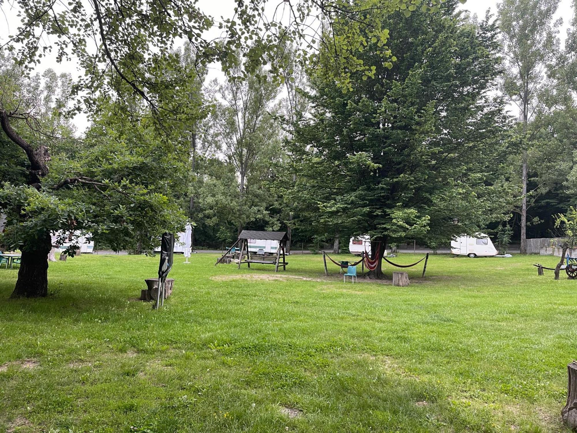 Camping Dragoske Ciofrîngeni Zewnętrze zdjęcie